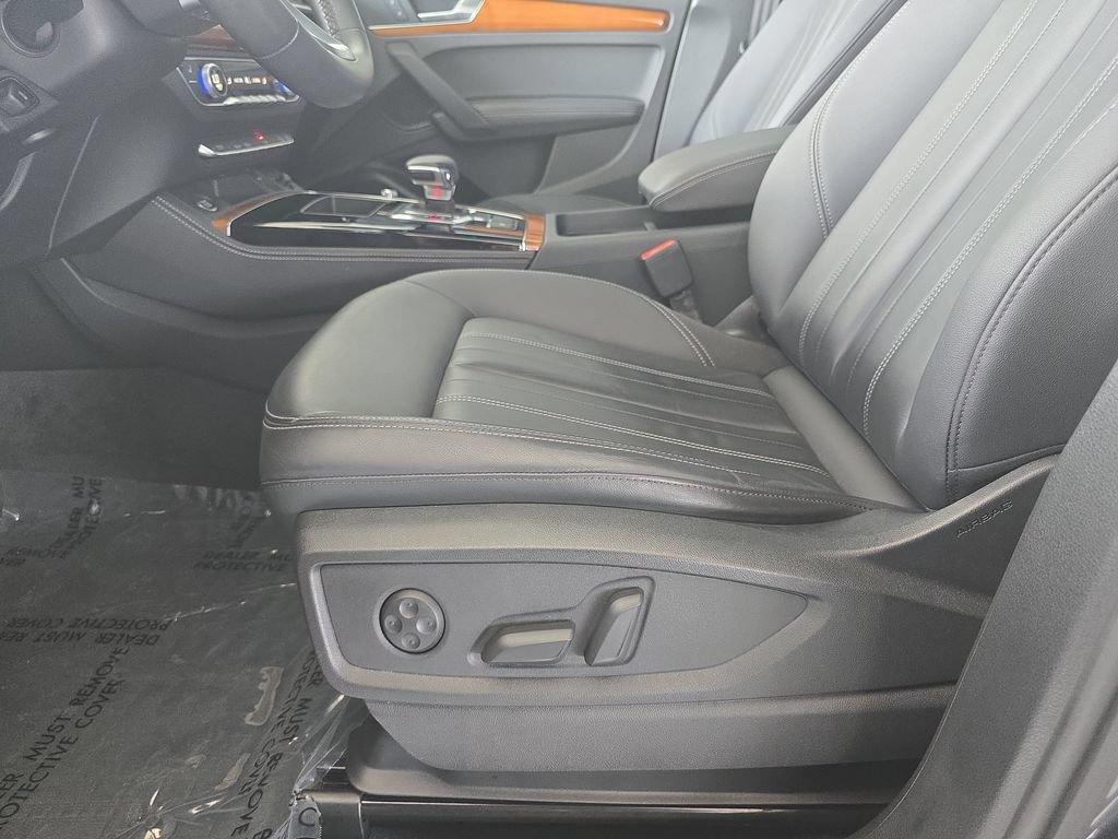 Used 2023 Audi Q5 2.0T Premium Plus w/ Premium Plus Package AWD/4WD image 24