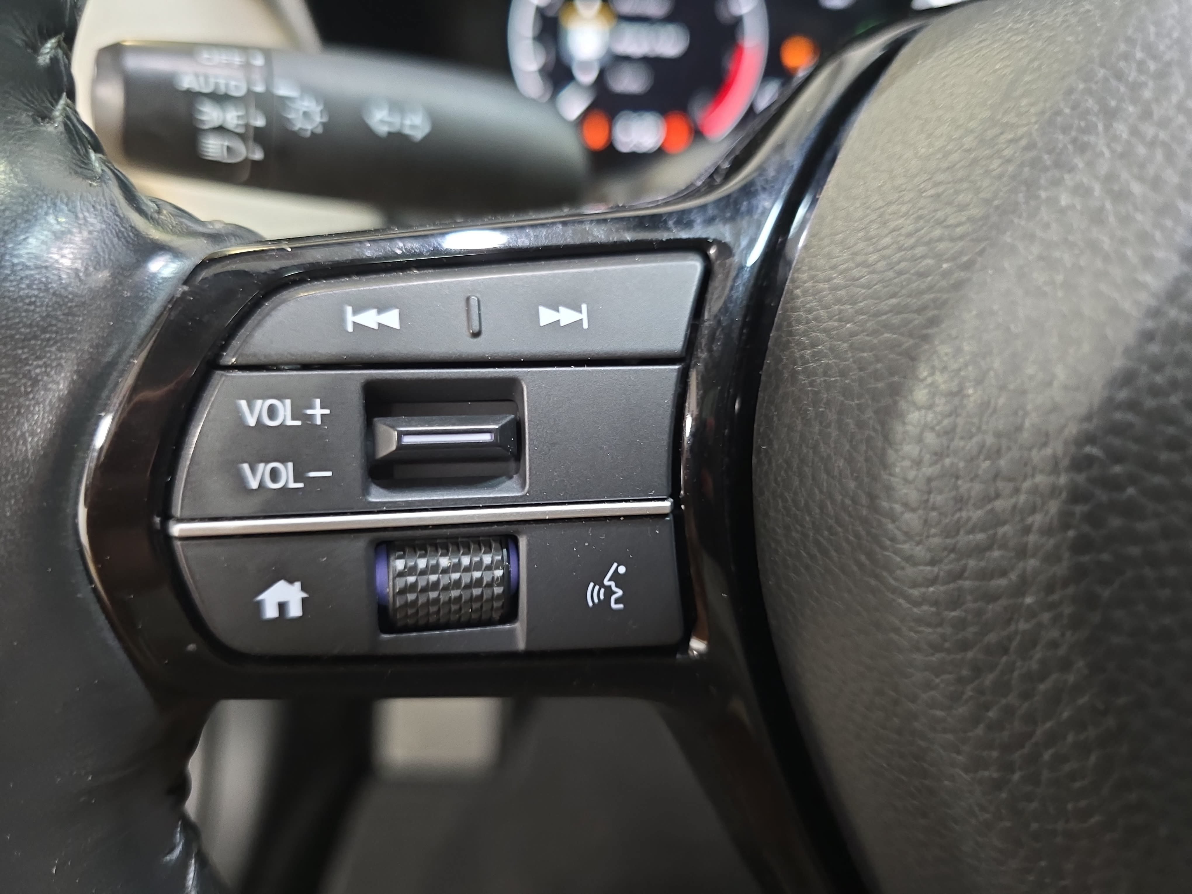 Certified 2024 Honda HR-V EX-L image 14