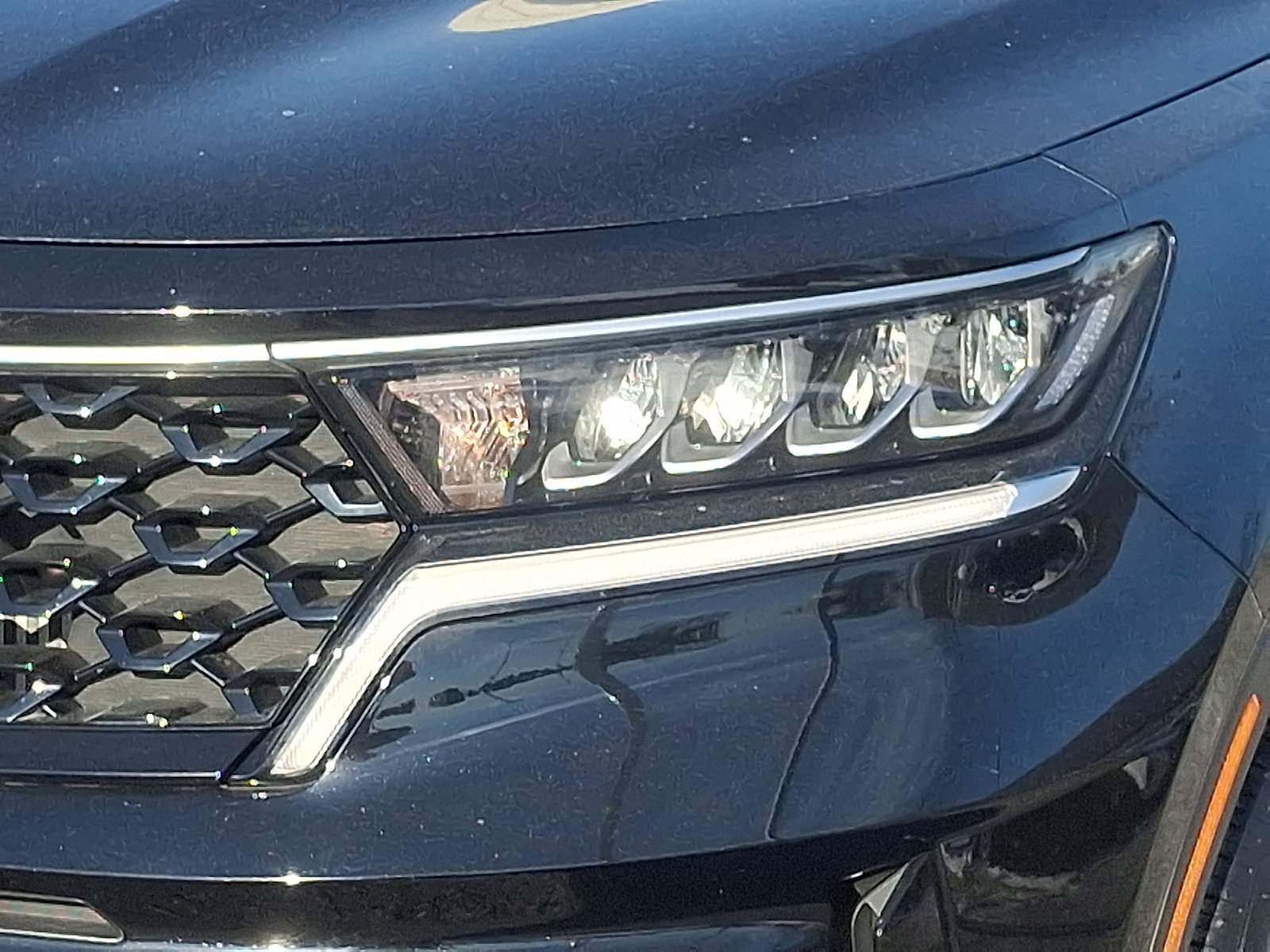 Certified 2022 Kia Sorento EX w/ Panoramic Sunroof Package image 9