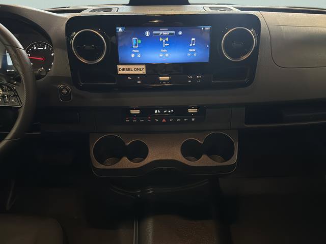 Used 2025 Mercedes-Benz Sprinter 2500 image 24