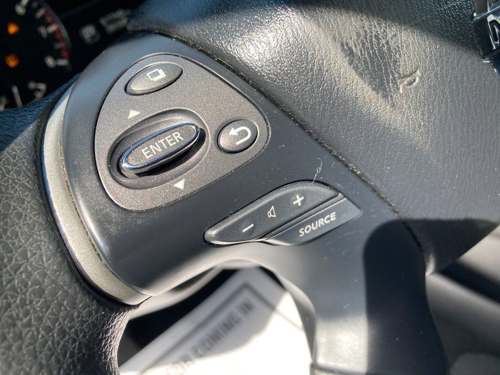Used 2015 Nissan Pathfinder S image 42