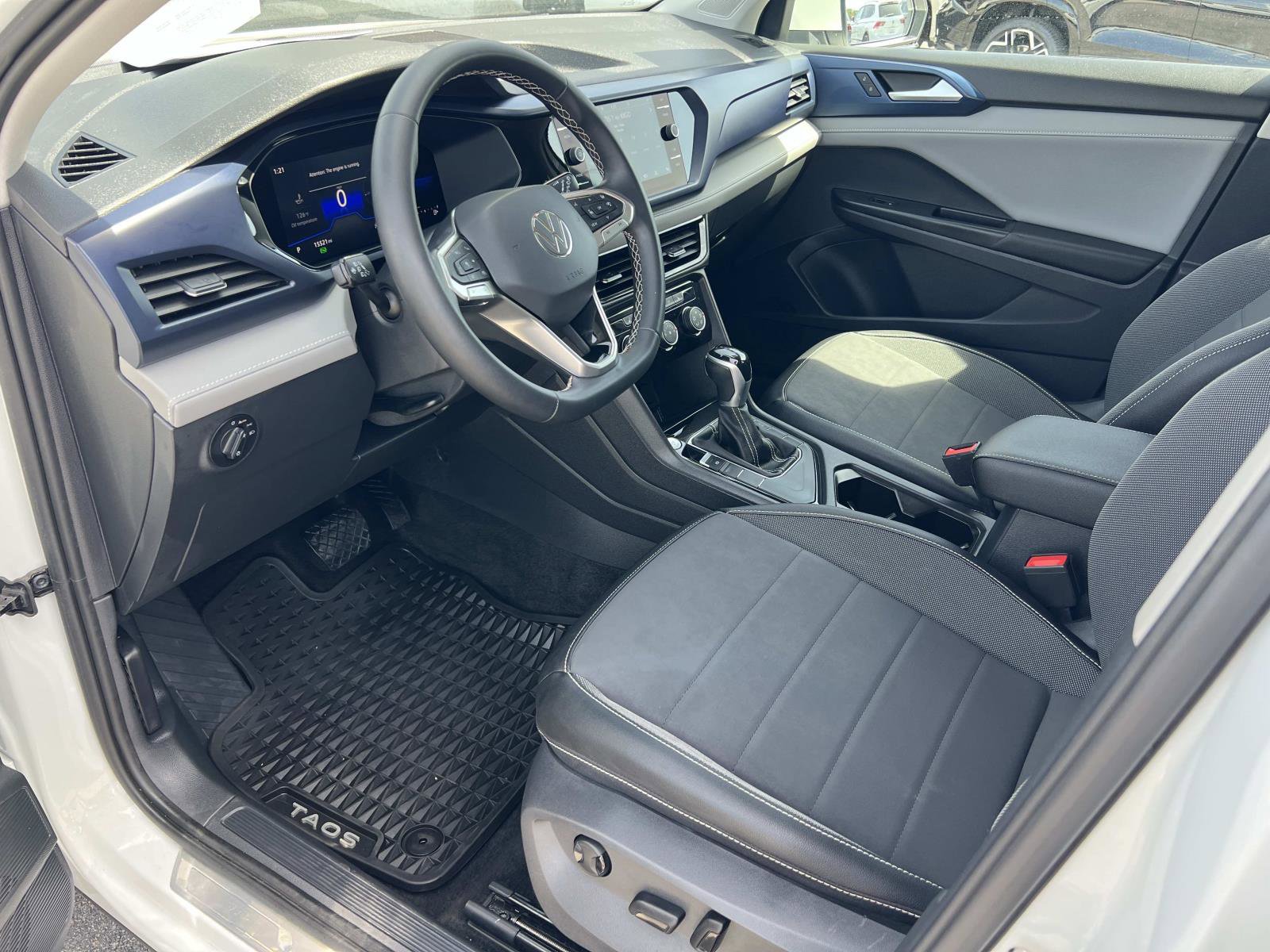 Certified 2023 Volkswagen Taos SE w/ Black Wheel Package image 5