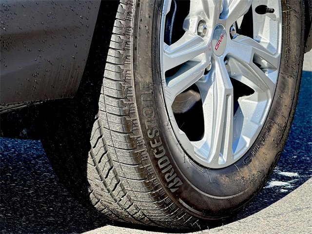 Used 2024 GMC Terrain SLE image 18