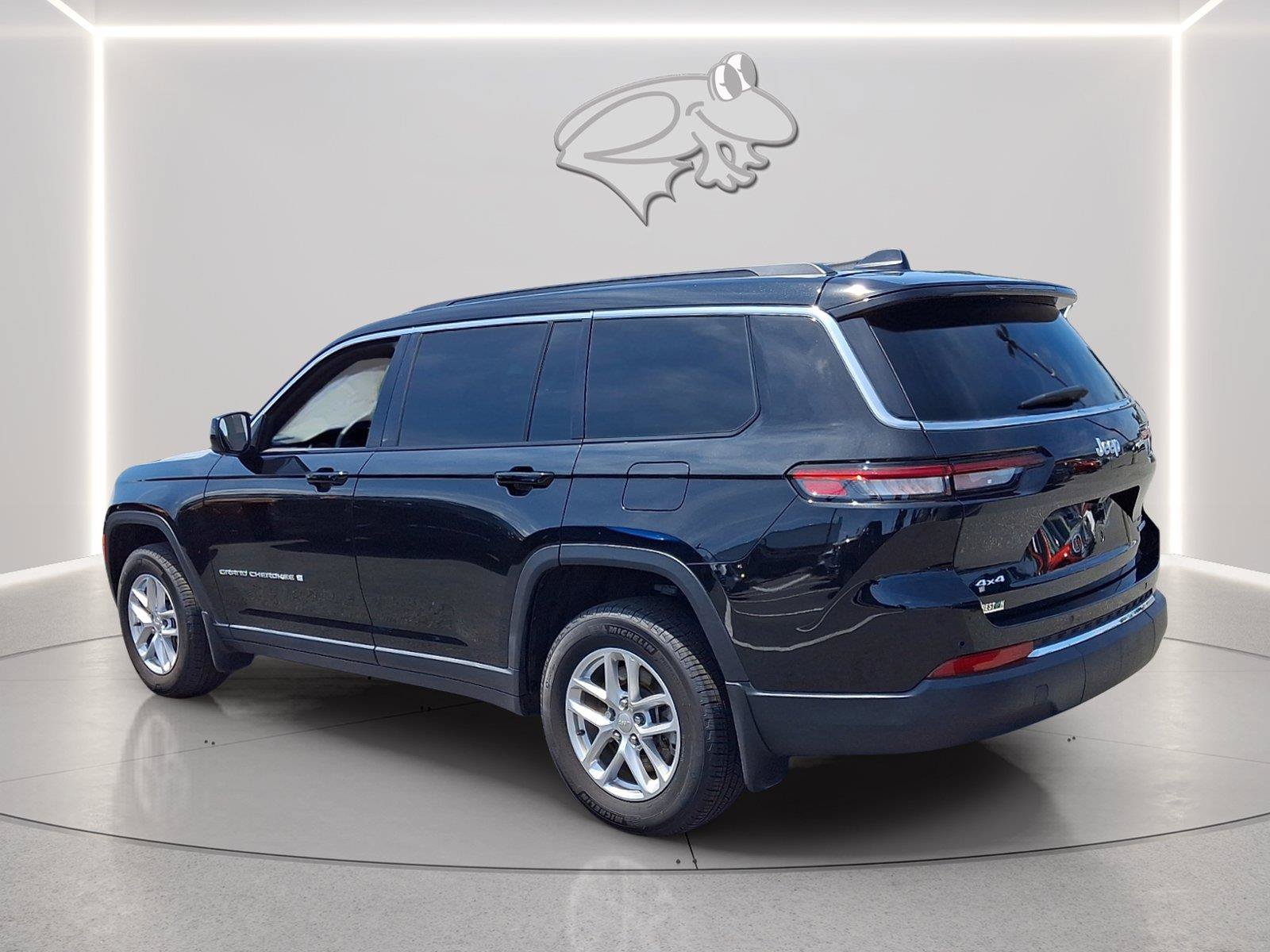 Used 2025 Jeep Grand Cherokee L Laredo AWD/4WD image 6
