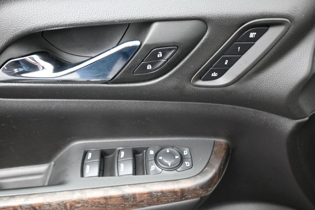 Used 2022 GMC Acadia Denali w/ Denali Ultimate Package AWD/4WD image 11