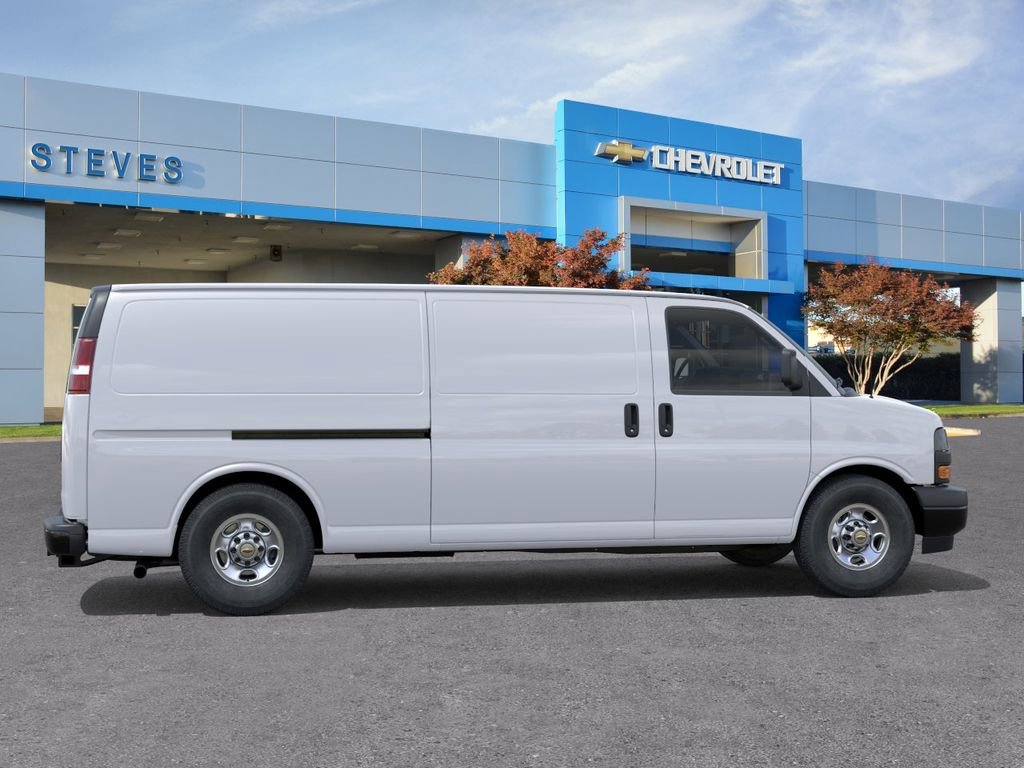 New 2026 Chevrolet Express 3500 Extended RWD image 5
