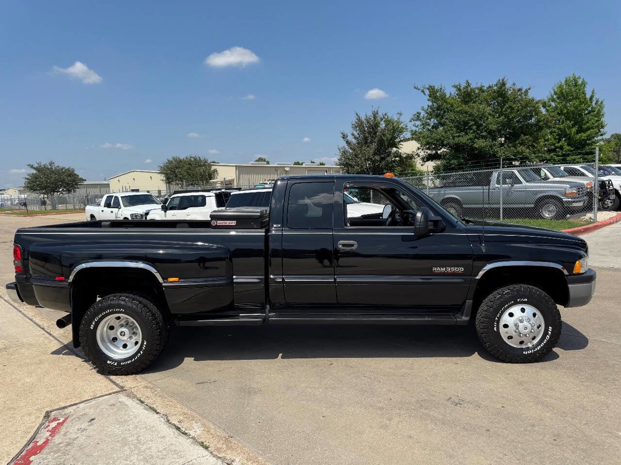 Used 1998 Dodge Ram 3500 Truck SLT LARAMIE 4X4 12V 5.9L CUMMI image 58