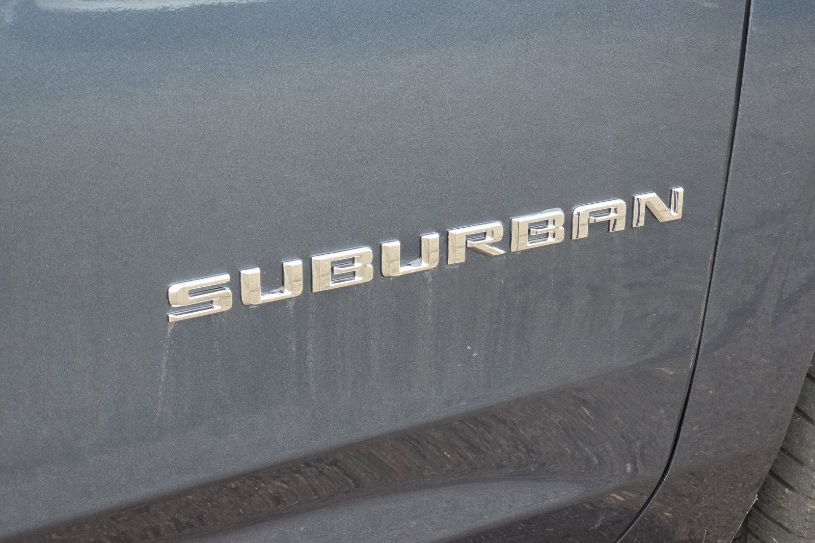 Used 2021 Chevrolet Suburban Premier w/ Premium Package image 29