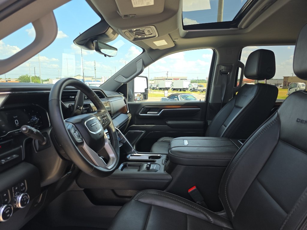 Certified 2025 GMC Sierra 2500 Denali w/ Technology Package AWD/4WD image 9