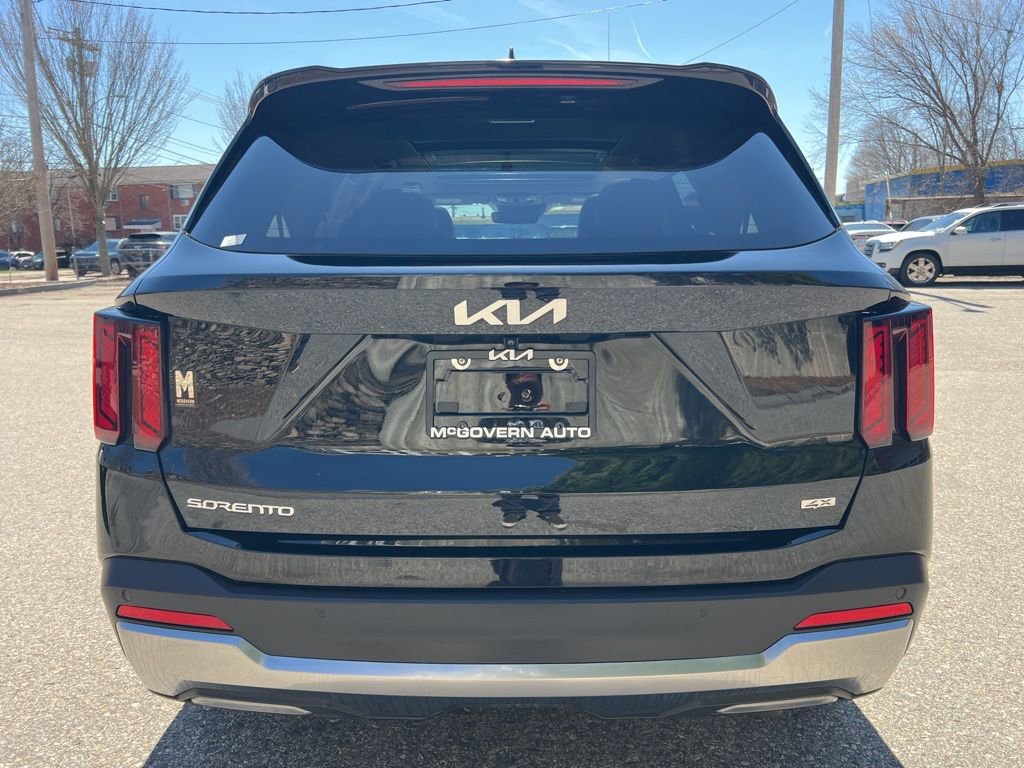 Certified 2025 Kia Sorento EX w/ Panoramic Sunroof Package image 4