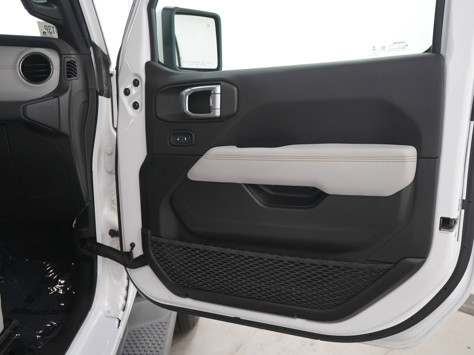 Used 2022 Jeep Wrangler Unlimited Sahara AWD/4WD image 10
