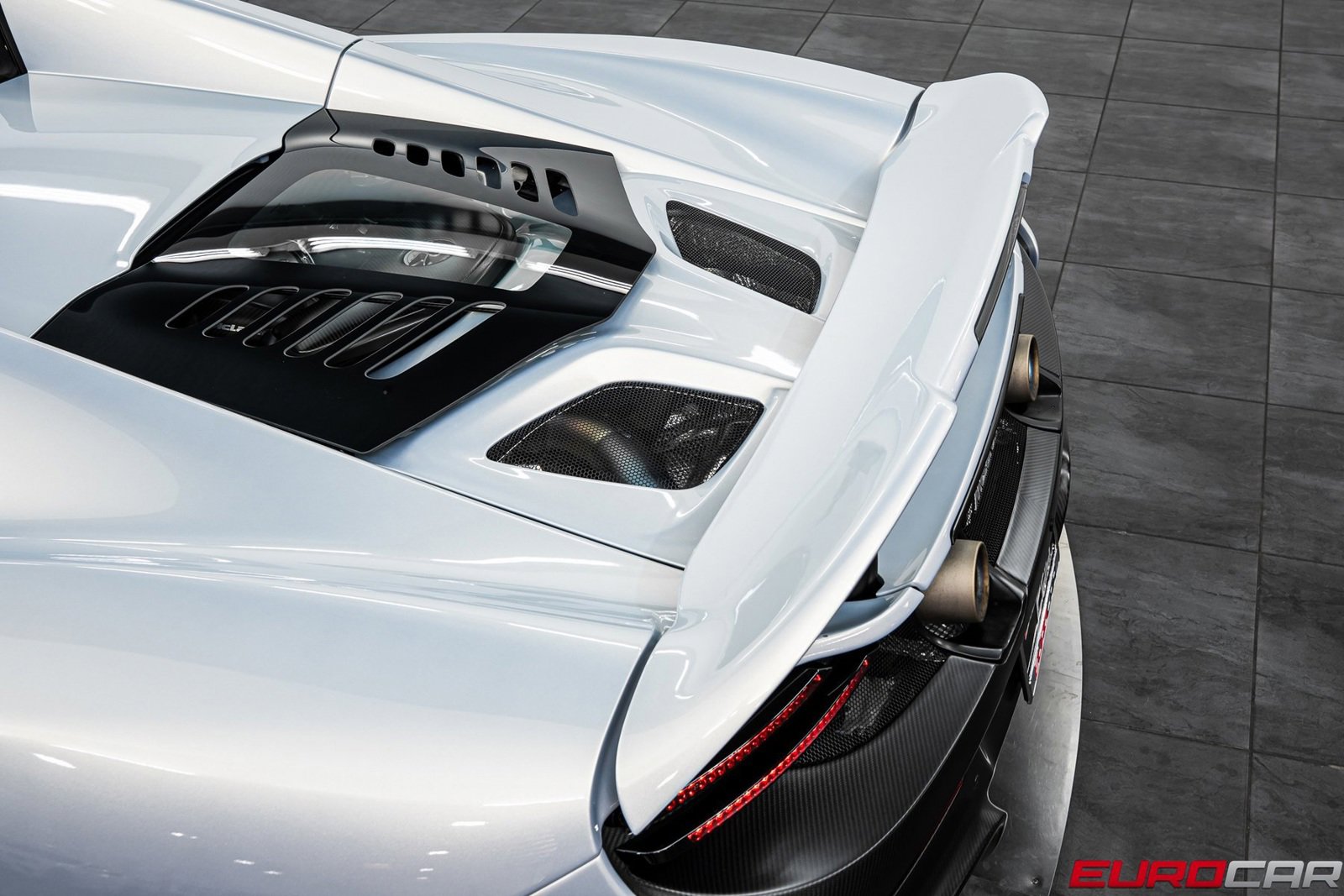 Used 2016 McLaren 675LT Spider image 25