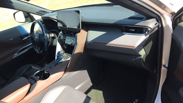 Used 2021 Toyota Venza Limited image 30