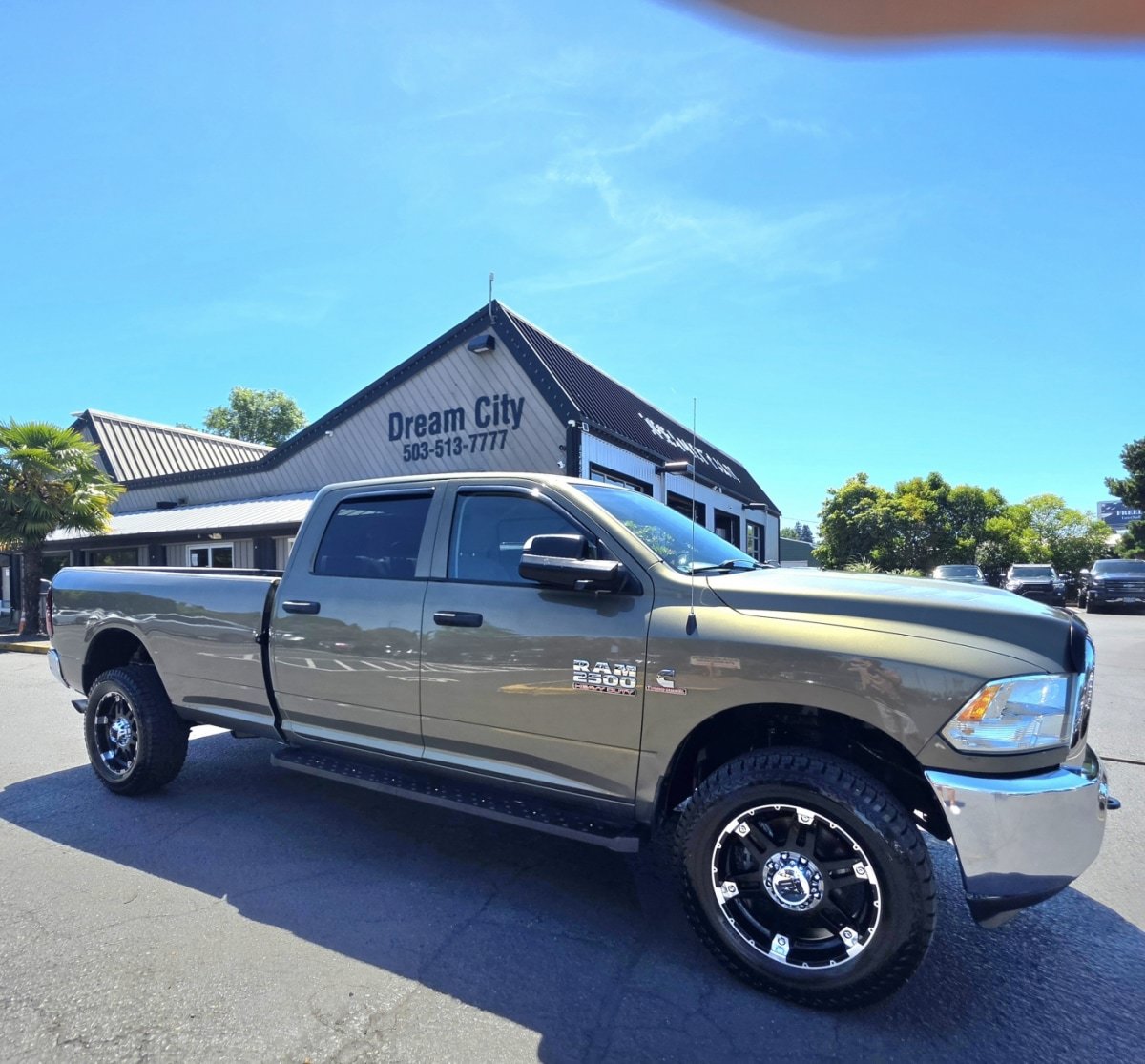 Used 2014 RAM 2500 Tradesman w/ Chrome Appearance Group AWD/4WD image 4