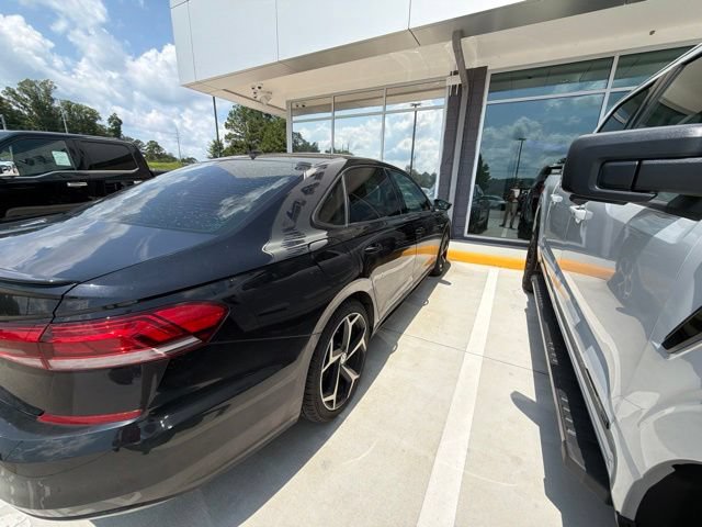 Used 2020 Volkswagen Passat 2.0T R-Line FWD image 5