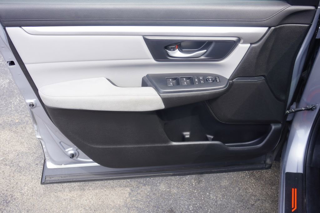 Used 2017 Honda CR-V LX image 8