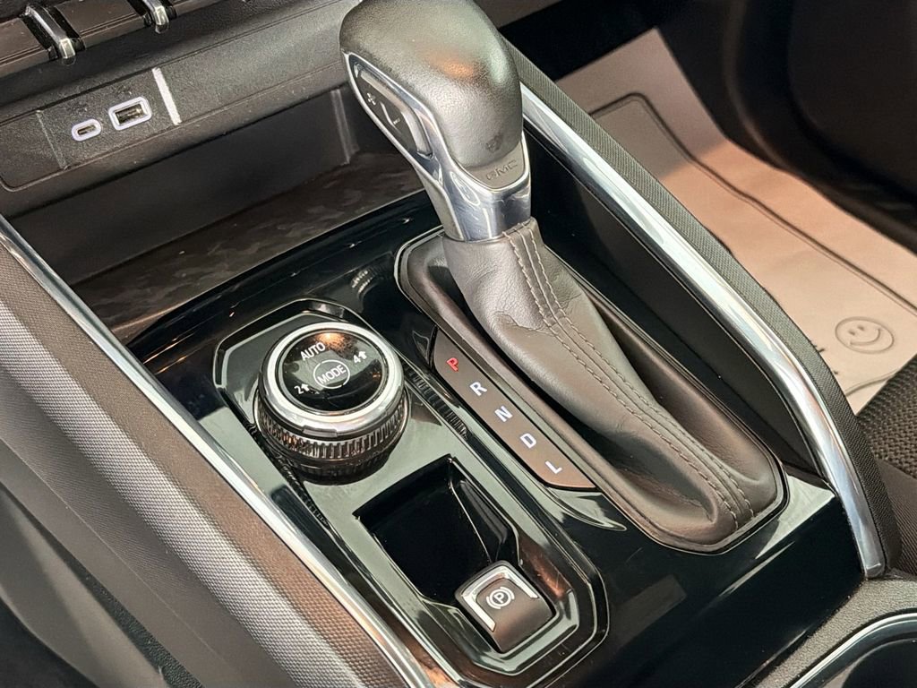 Used 2024 GMC Canyon Elevation w/ Convenience Package image 17