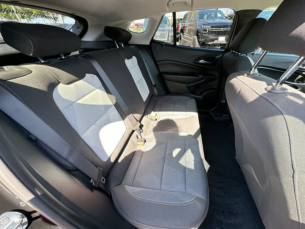Used 2024 Chevrolet Trax LS w/ LS Convenience Package FWD image 25