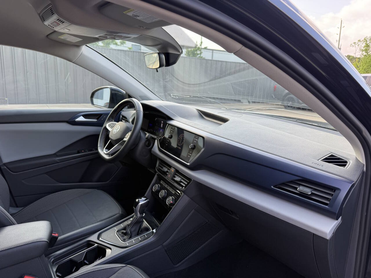 Used 2023 Volkswagen Taos SE FWD image 9