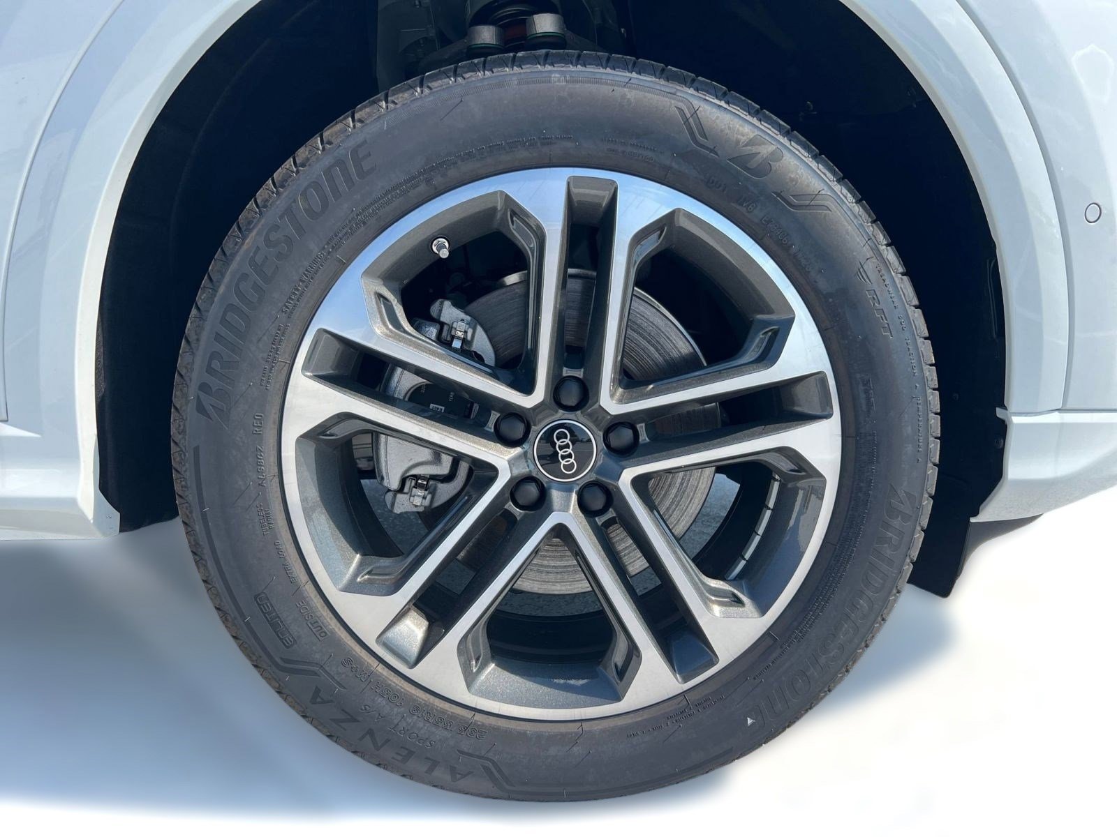 New 2025 Audi Q5 Premium image 11