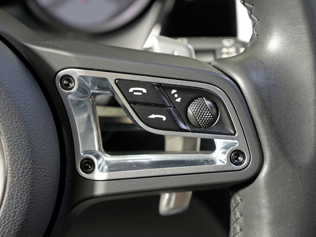 Certified 2019 Porsche Macan S image 28