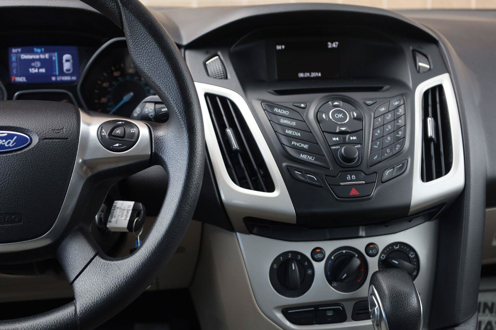 Used 2014 Ford Focus SE FWD image 32