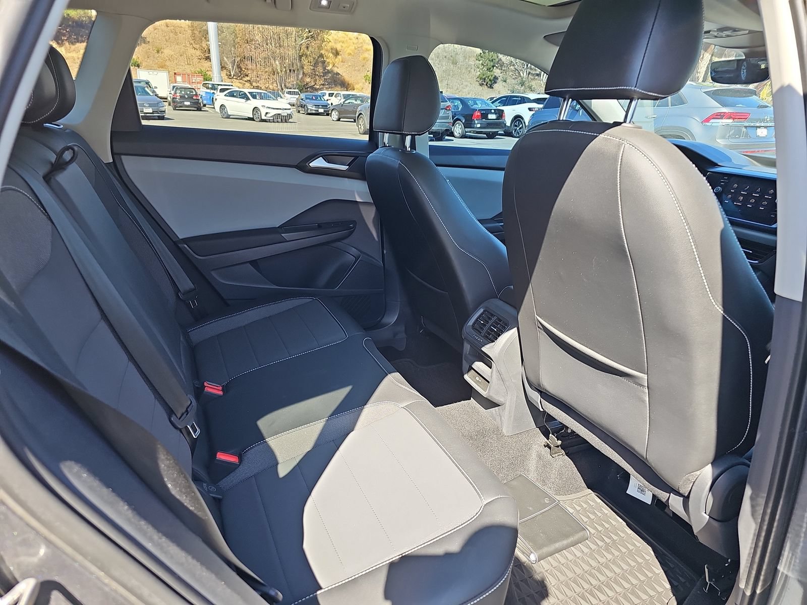 Used 2023 Volkswagen Taos SE w/ Panoramic Sunroof Package FWD image 14