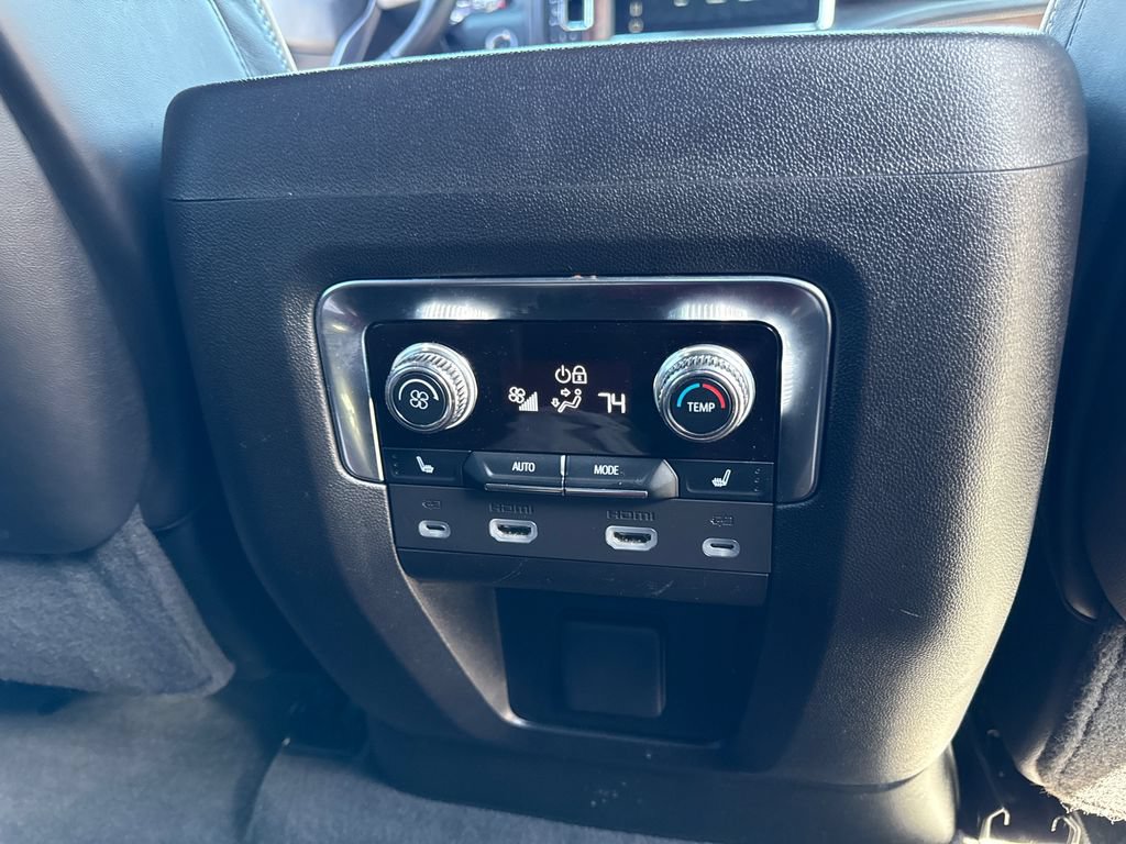 Used 2024 GMC Yukon Denali Ultimate AWD/4WD image 14