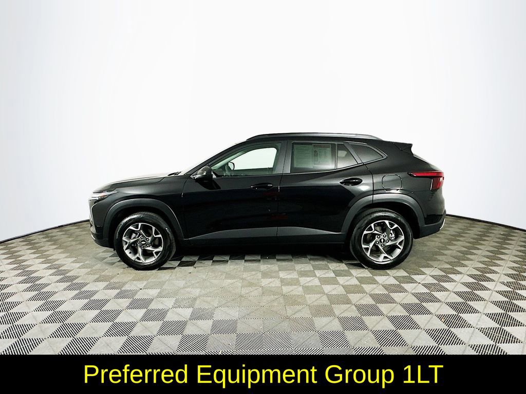 Used 2025 Chevrolet Trax LT image 6