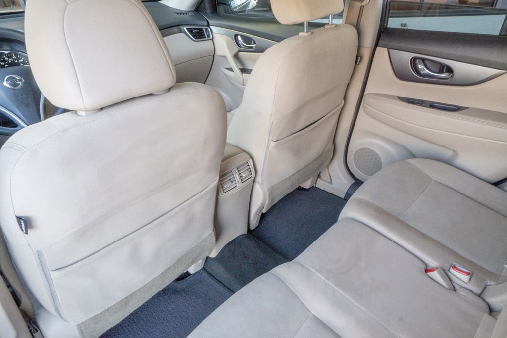 Used 2016 Nissan Rogue SV AWD/4WD image 18