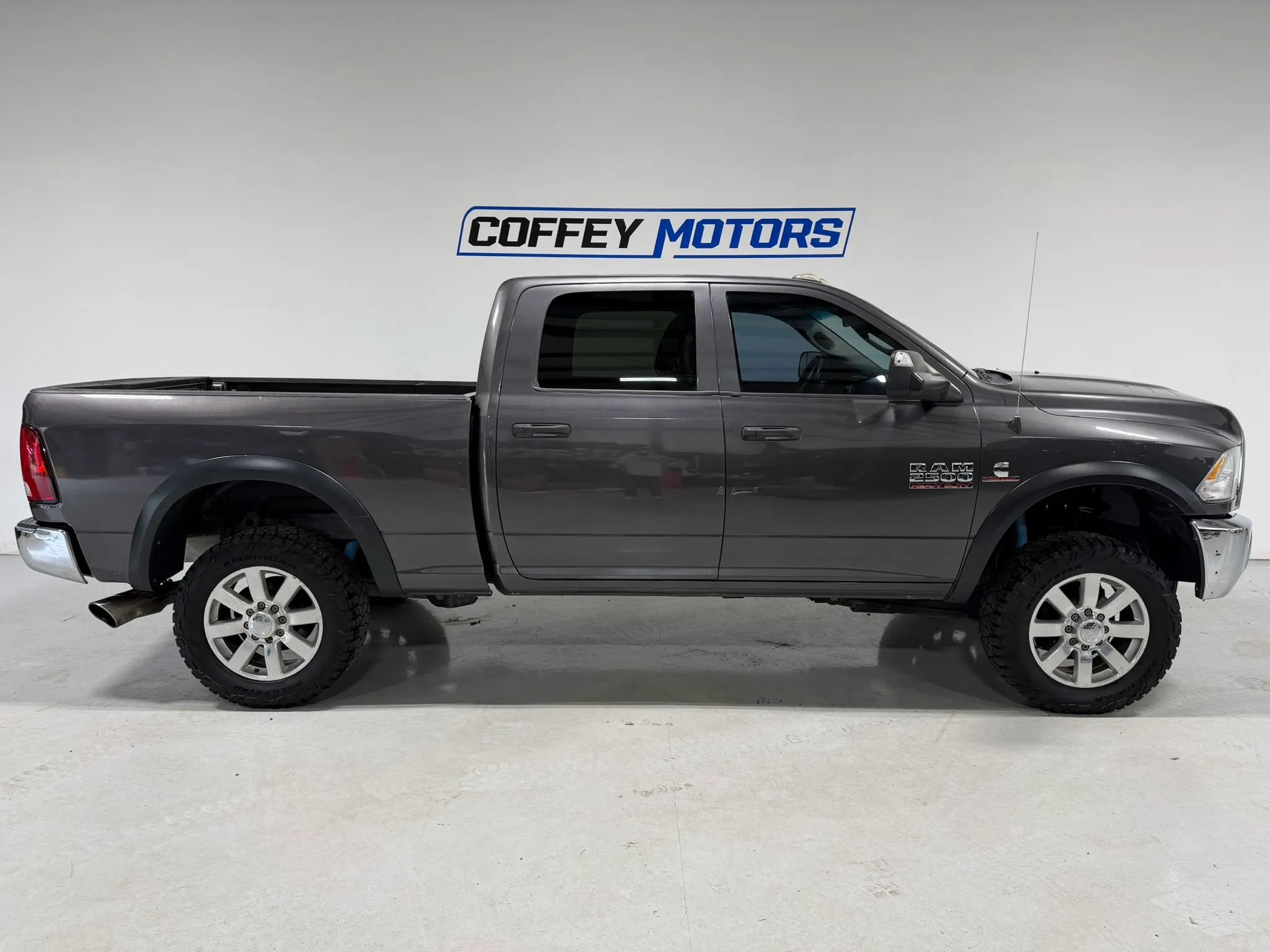Used 2018 RAM 2500 Tradesman w/ Chrome Appearance Group AWD/4WD image 7