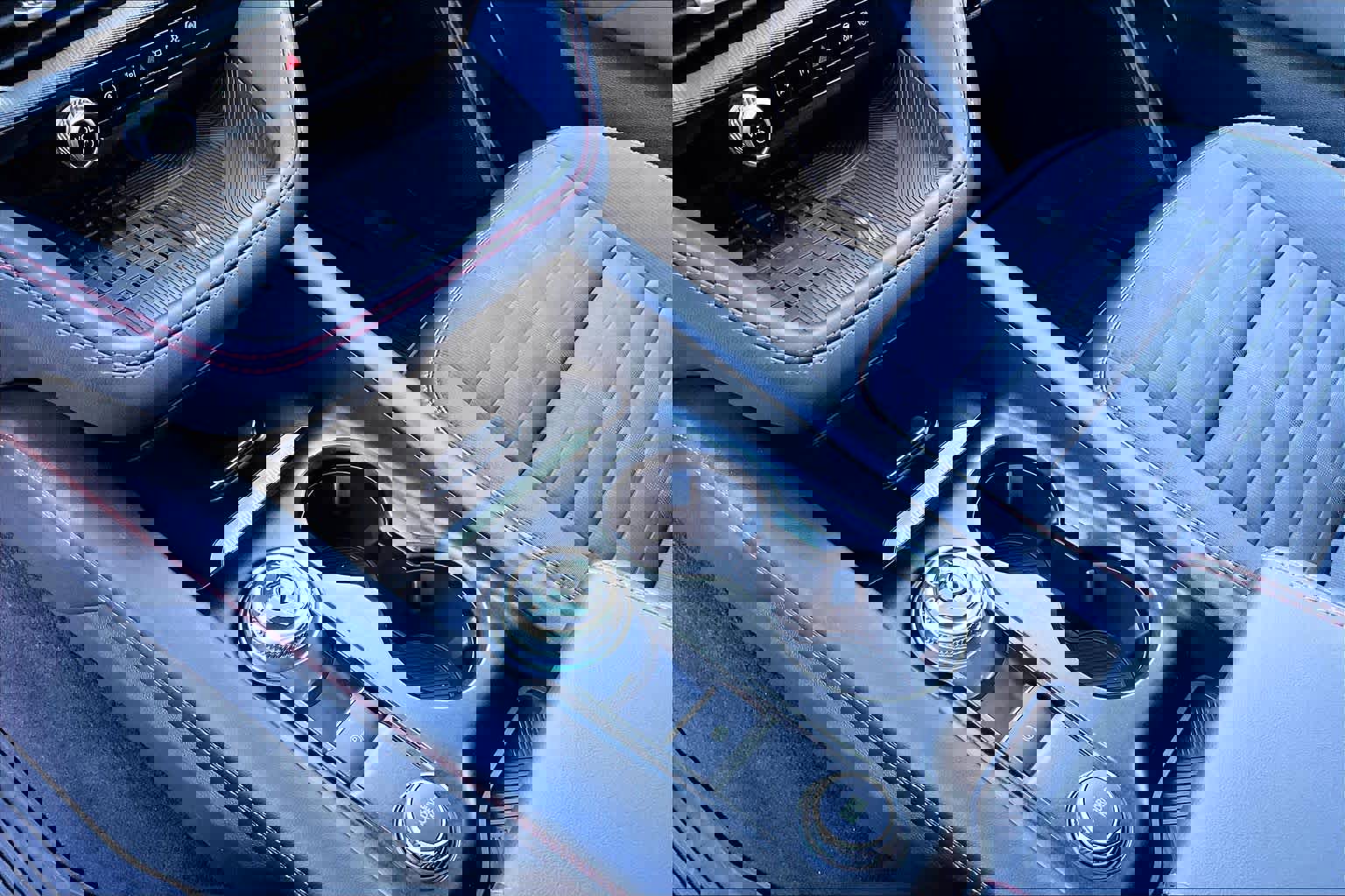 Used 2025 Ford Explorer ST-Line w/ Premium Package image 21