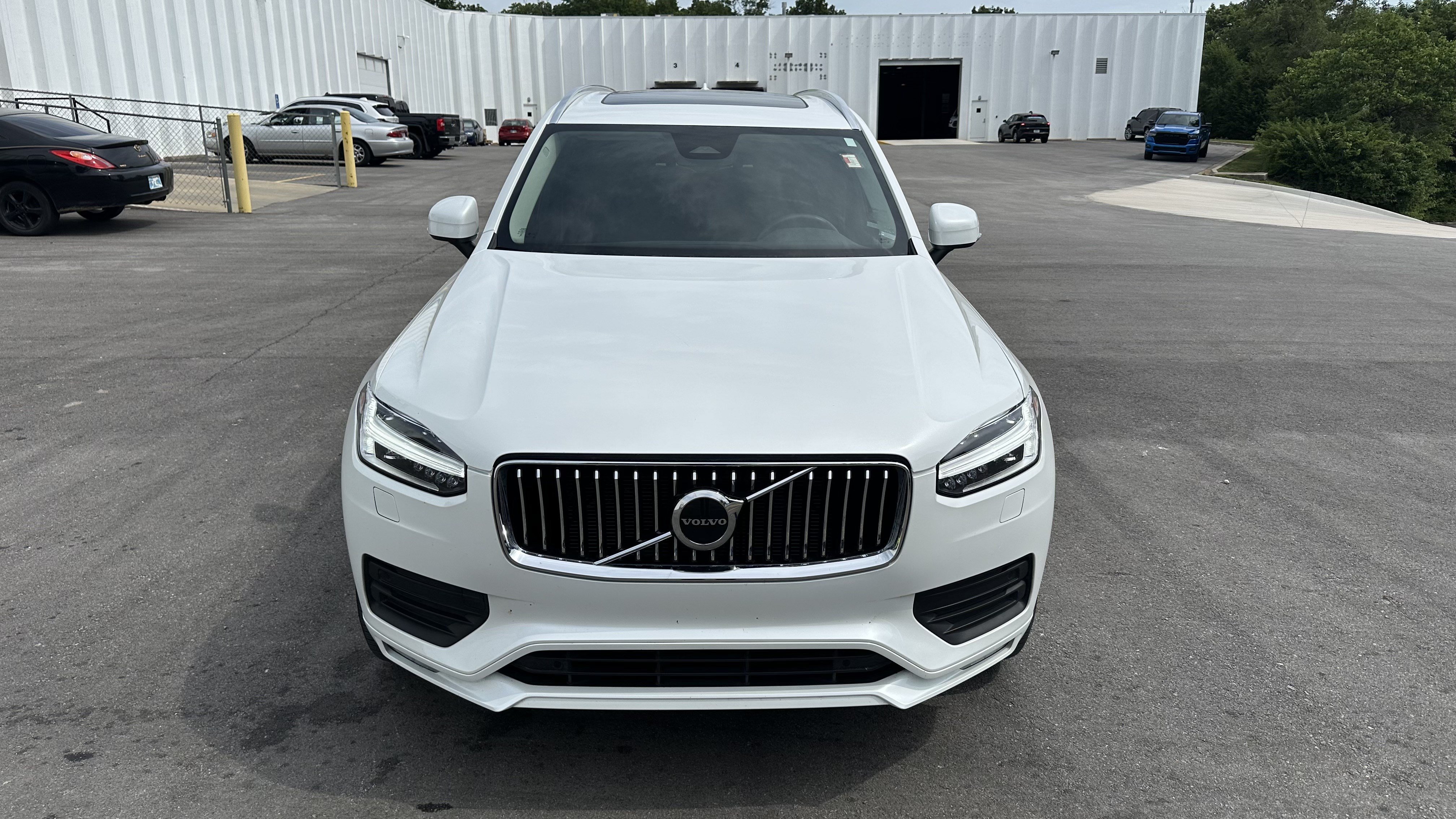 Used 2023 Volvo XC90 B5 Core w/ Protection Package Premier AWD/4WD image 3