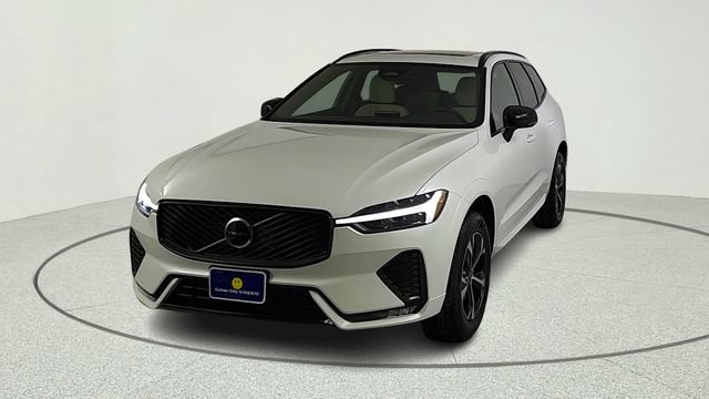 Used 2026 Volvo XC60 B5 Core AWD/4WD image 2
