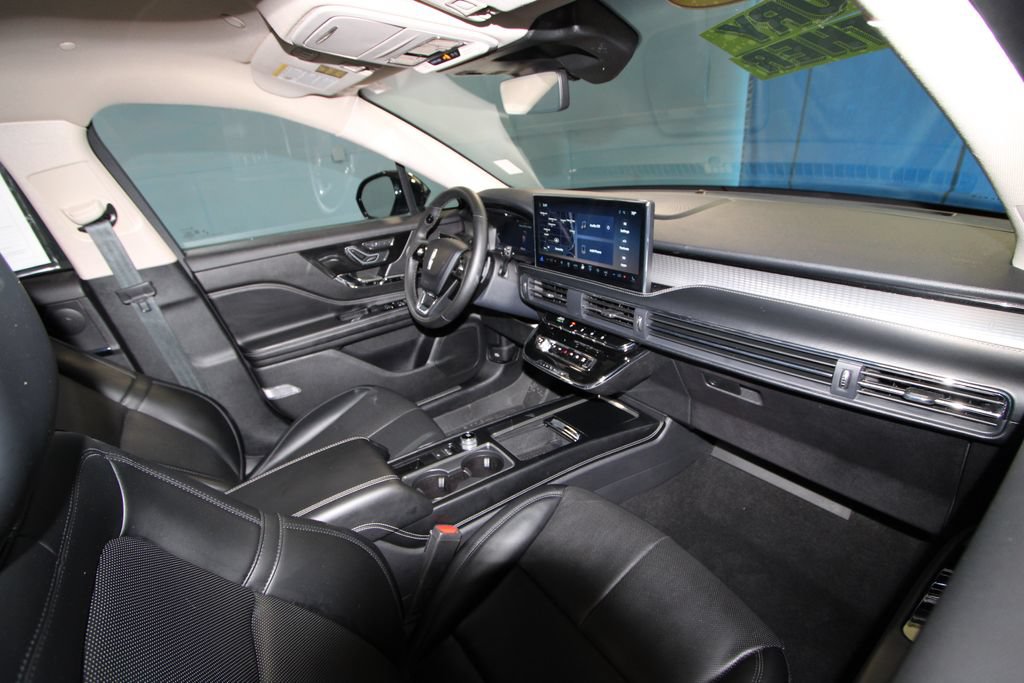 Used 2024 Lincoln Corsair AWD w/ Equipment Group 101A image 20