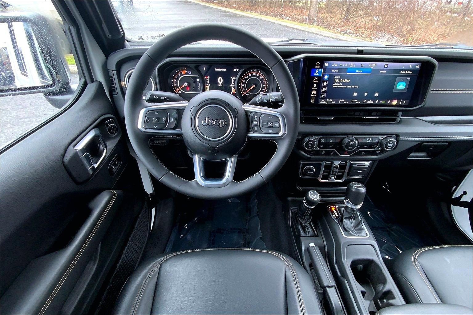 Certified 2025 Jeep Wrangler Sahara image 5