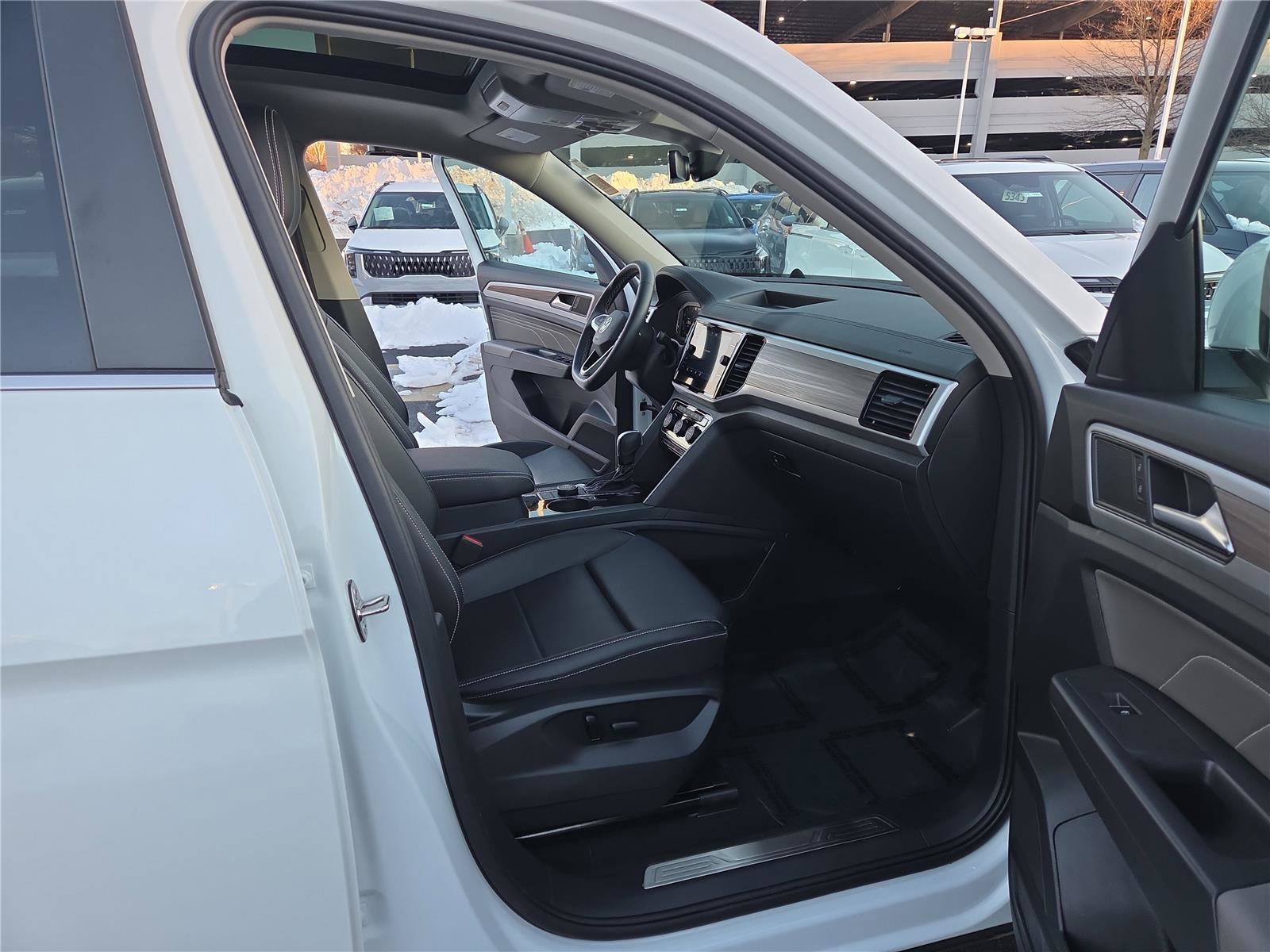 Certified 2023 Volkswagen Atlas SEL image 30