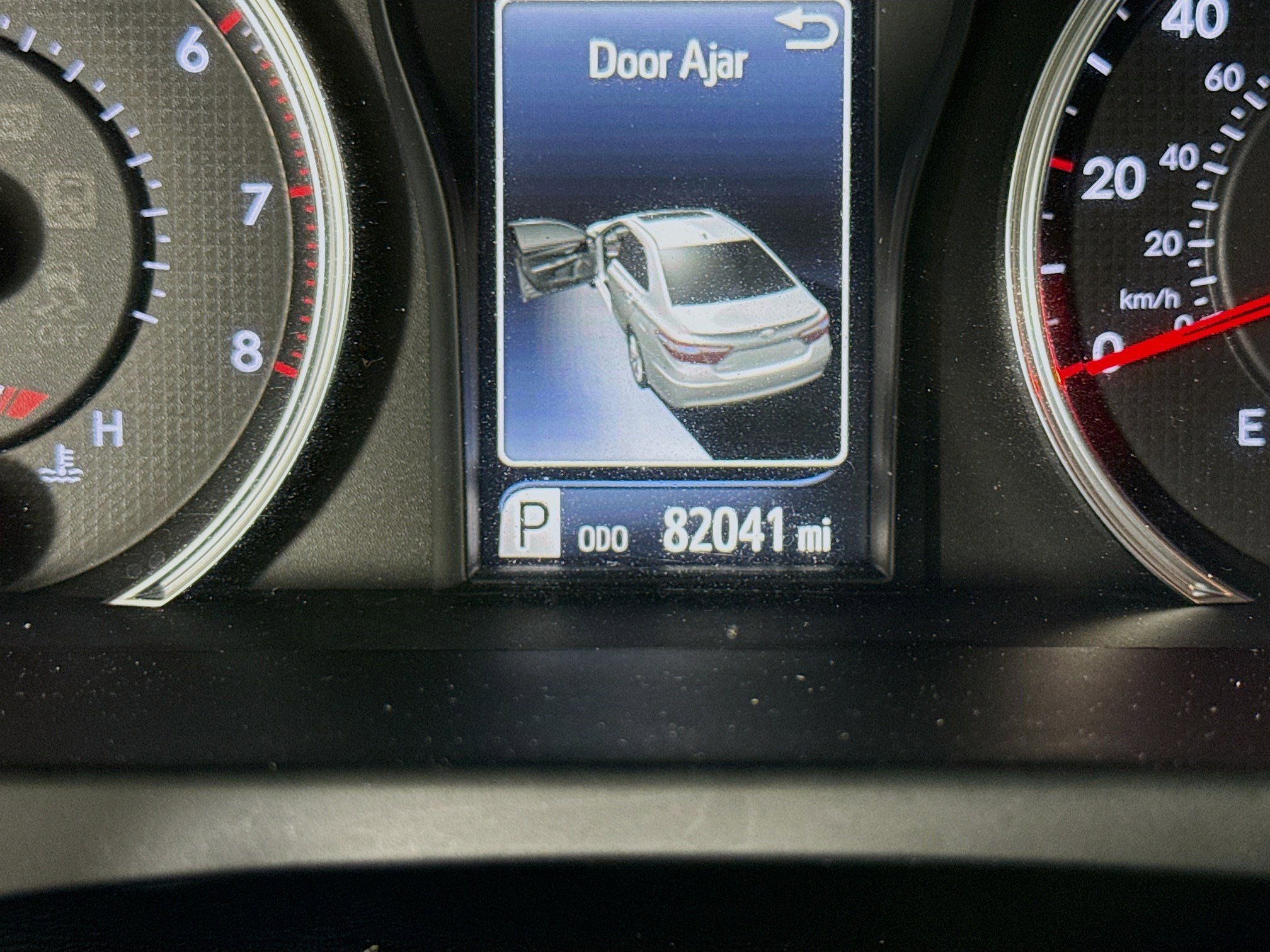 Used 2017 Toyota Camry SE w/ Moonroof Package image 16