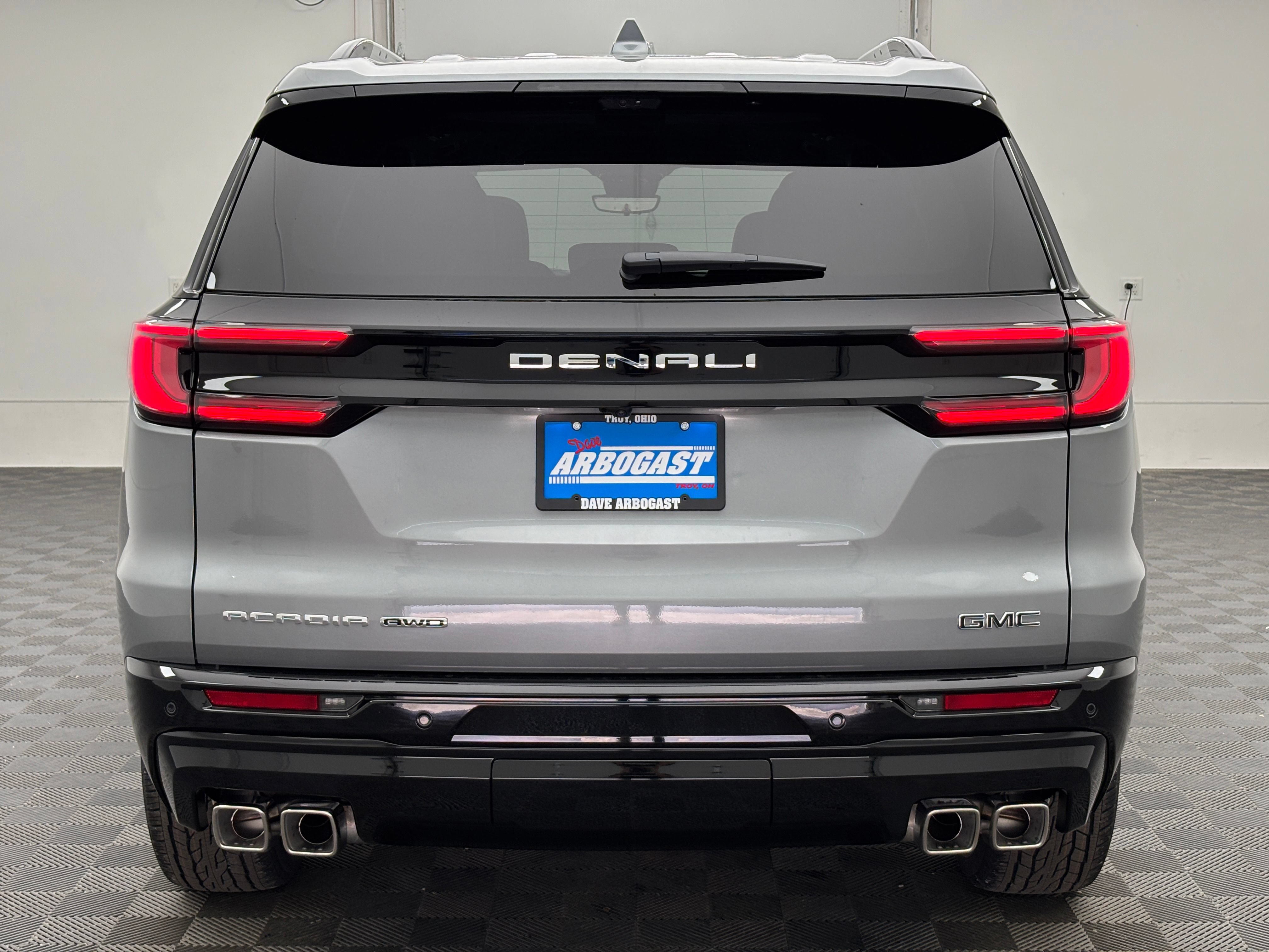 New 2026 GMC Acadia Denali Ultimate w/ LPO, Floor Liner Package AWD/4WD image 12