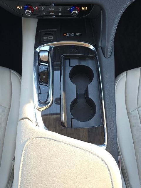 Used 2023 Buick Enclave Essence image 36