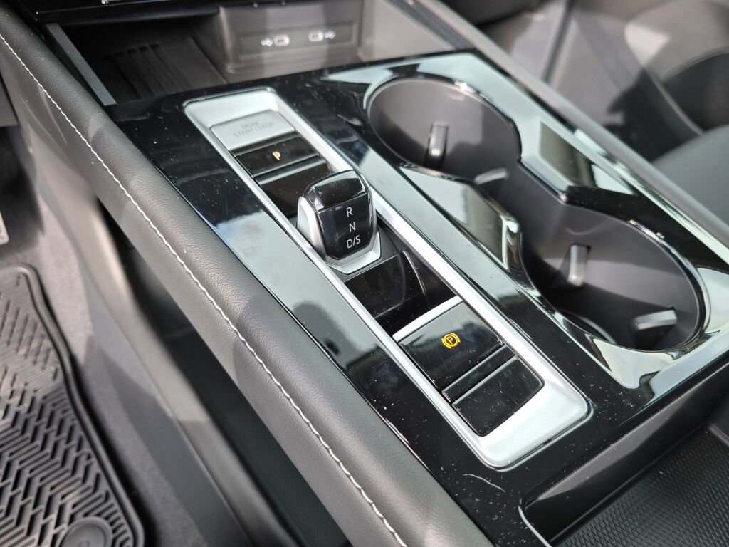 New 2025 Volkswagen Atlas SE image 16