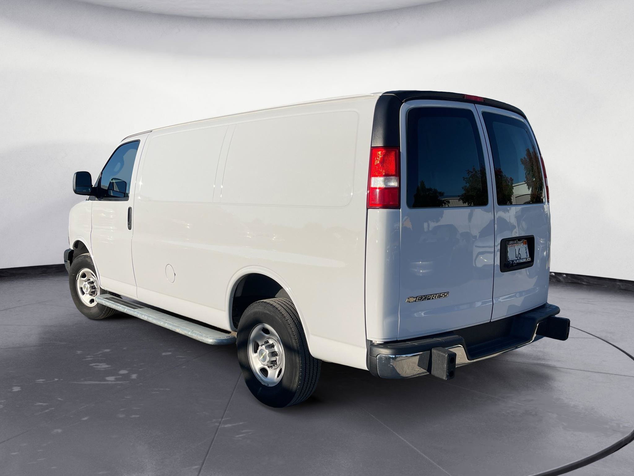 Used 2024 Chevrolet Express 2500 w/ Driver Convenience Package RWD image 3