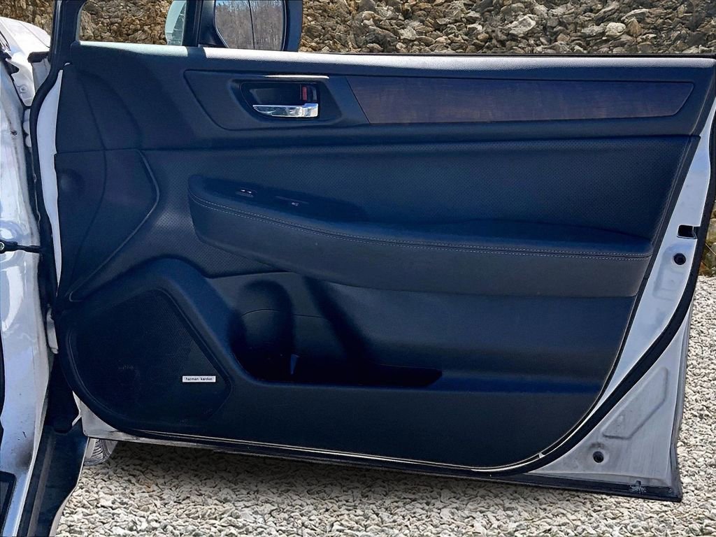 Used 2017 Subaru Outback 3.6R Limited image 20