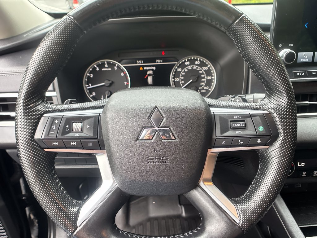 Used 2023 Mitsubishi Outlander SE AWD/4WD image 14