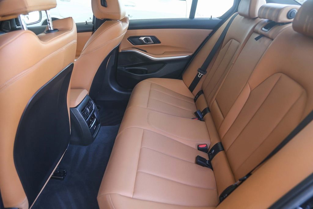 Used 2024 BMW 330i Sedan w/ Convenience Package RWD image 15