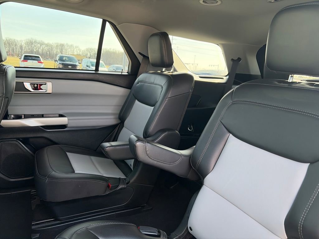 Used 2023 Ford Explorer XLT w/ Equipment Group 202A image 28