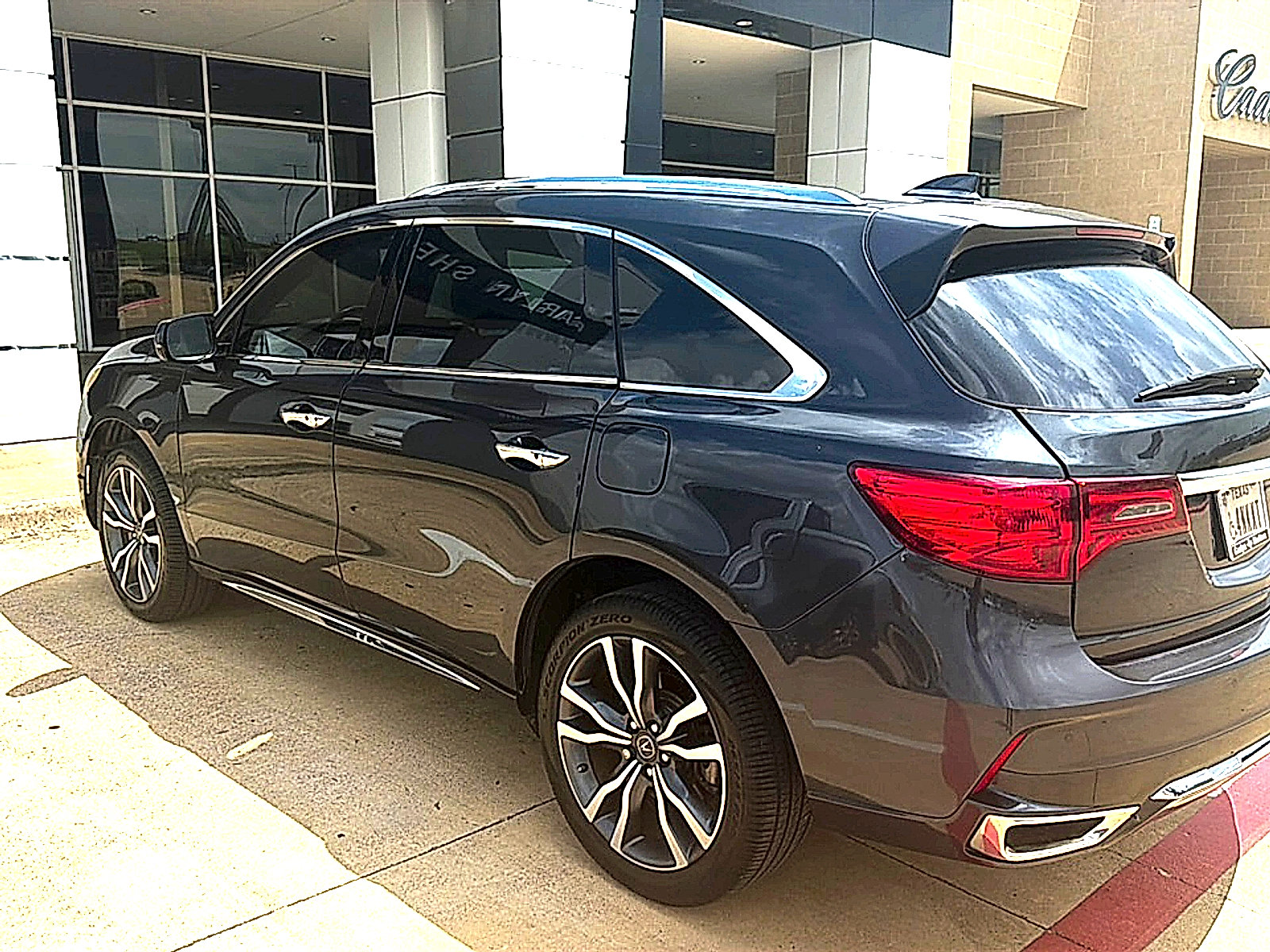 Used 2019 Acura MDX FWD w/ Advance Package image 2