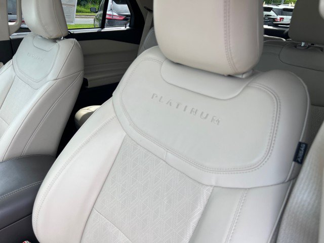 Certified 2023 Ford Explorer Platinum w/ Technology Package AWD/4WD image 10