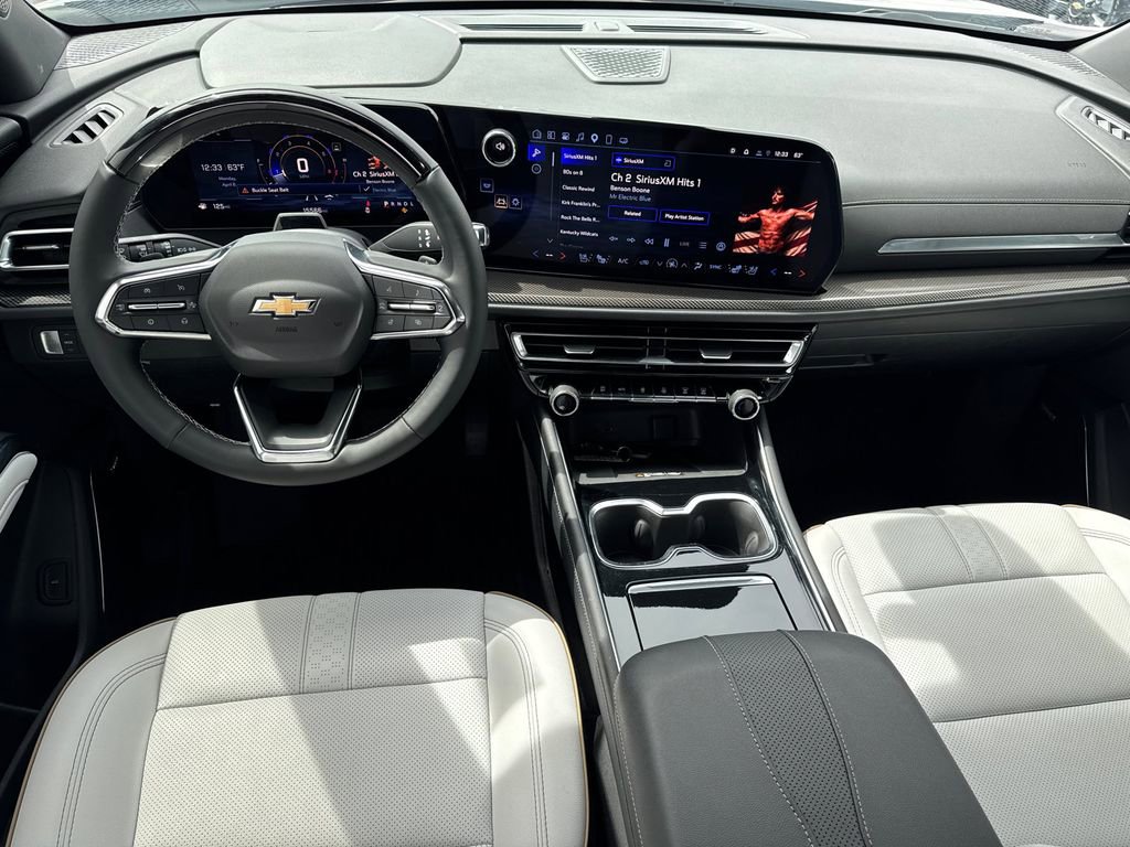 Used 2025 Chevrolet Traverse High Country image 24