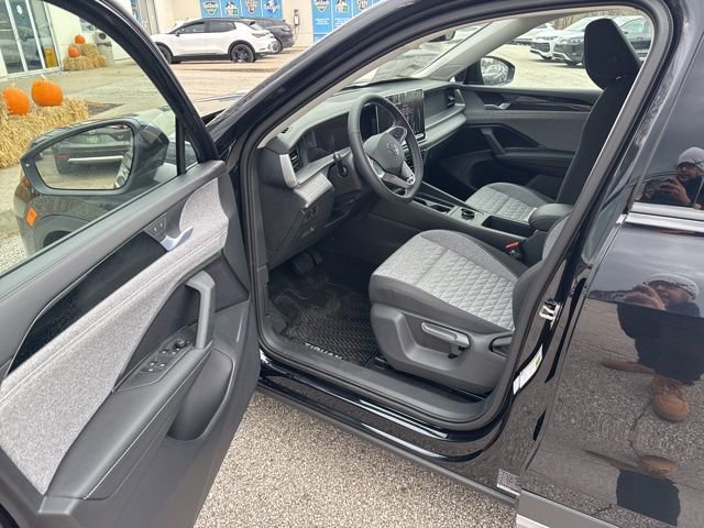 New 2026 Volkswagen Tiguan S image 17